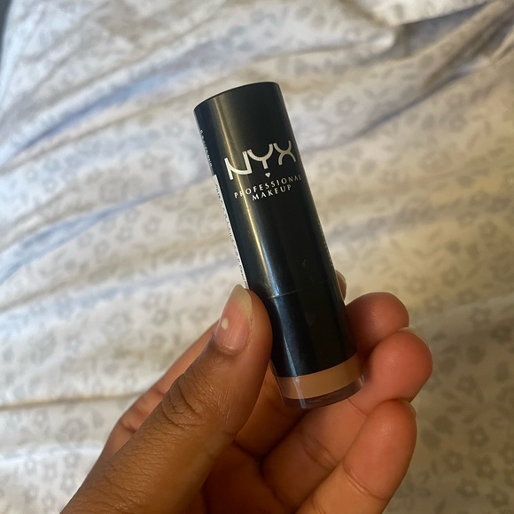 NYX lipstick shade 522 - Picture 3 of 6